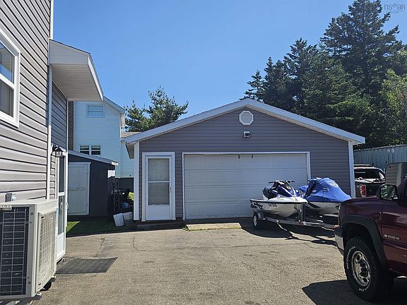 3rd image of 142 Birch Grove Rd