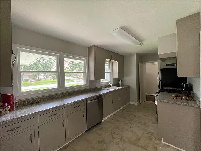 3229 Westridge St — Photo 22