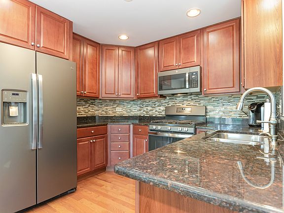 3rd image of 1024 N Camden Ln