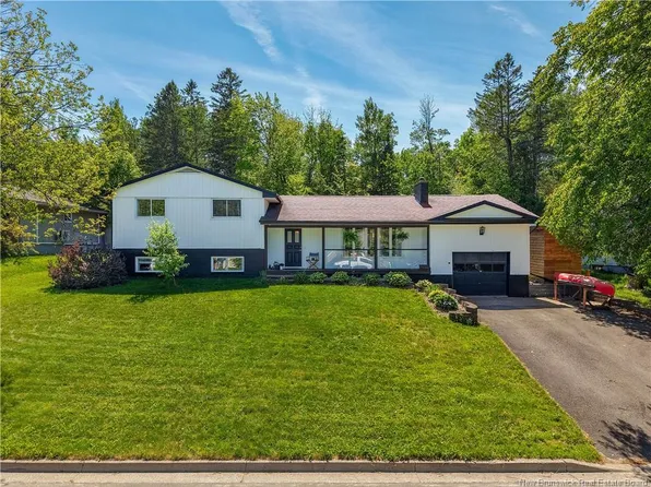 170 Oxford St, Fredericton, NB E3B 2W5