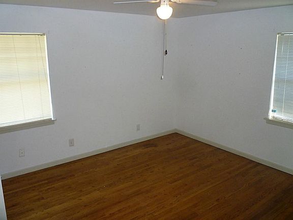 5th image of 1605 Beusch Dr