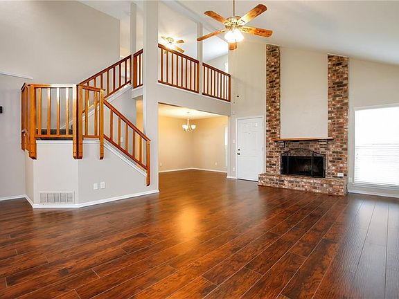 3rd image of 1601 Toddville Cir