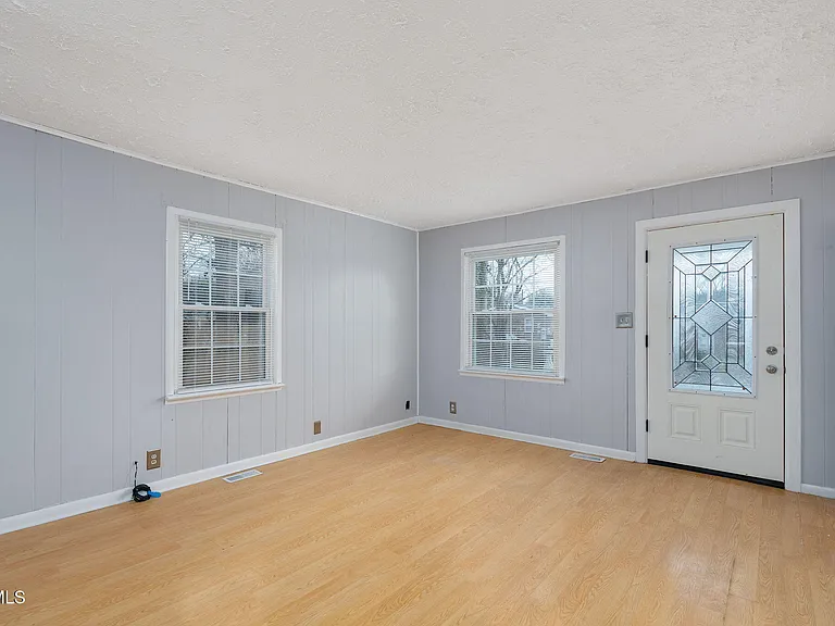 11 Birch St — Photo 10