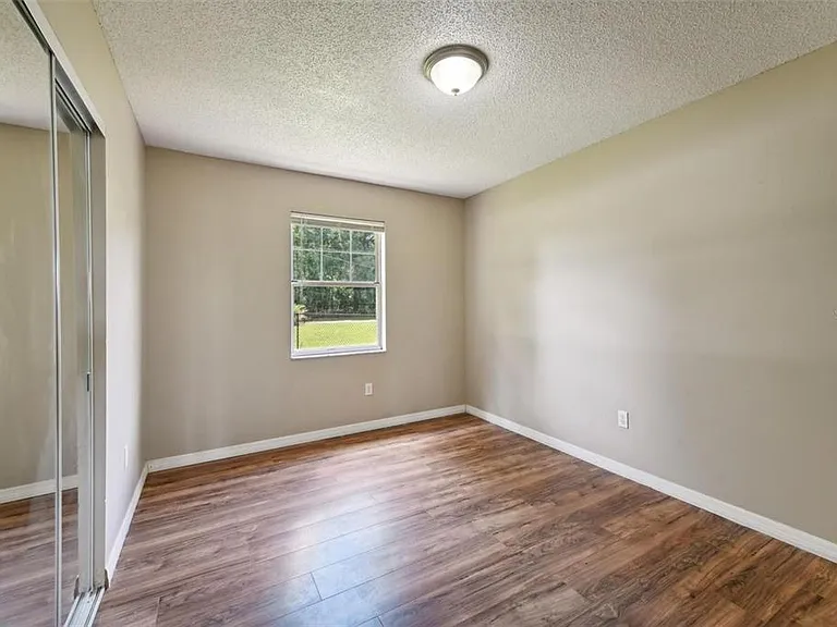 5 Cedar Ln — Photo 18