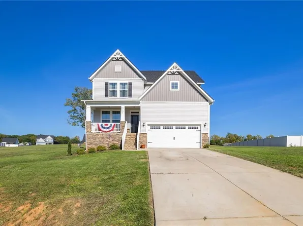 3497 Old Lake Ct, Stokesdale, NC 27357