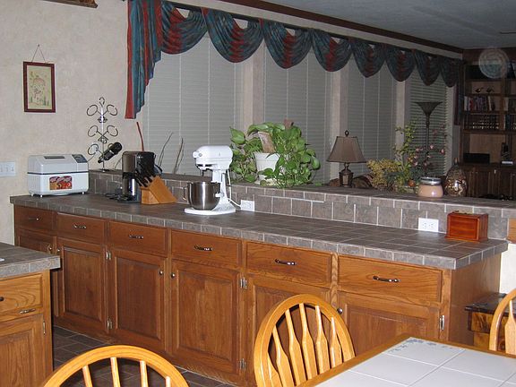 Kitchen breakfast Bar