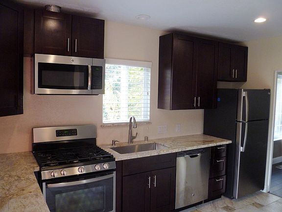 3rd image of 525 Lincoln Ave