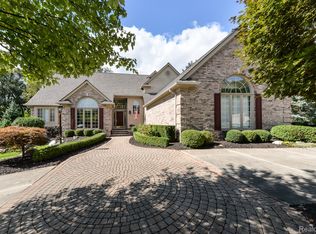 21455 Chase Dr, Novi, MI 48375