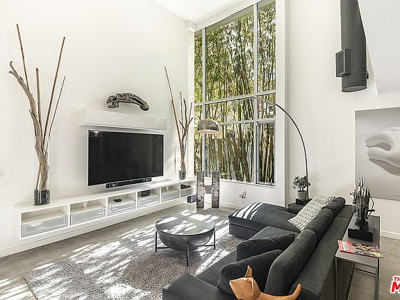 4th image of 1120 N El Centro Ave APT 11