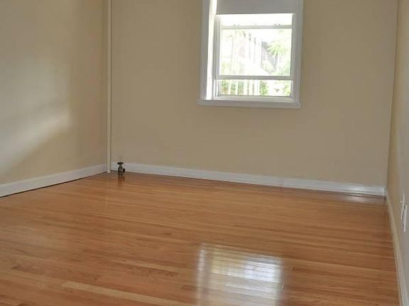 5th image of 1662 E 32nd St APT 1