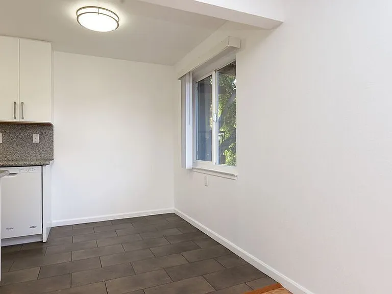 370 Staten Avenue — Photo 6
