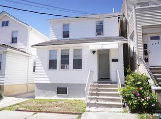 222 Riverview Pl, Cliffside Park, NJ 07010