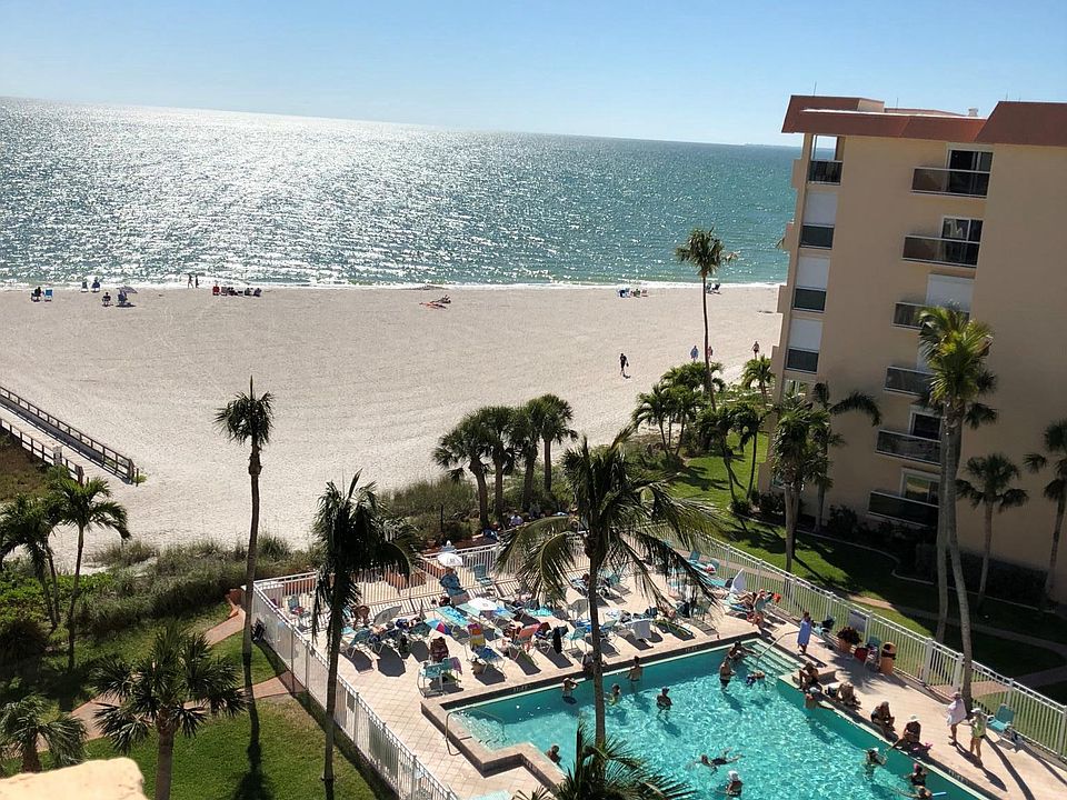 Great View of the pool and Gulf of Mexico