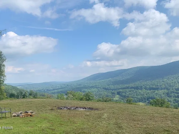 Russells Ln, Stroudsburg, PA 18360