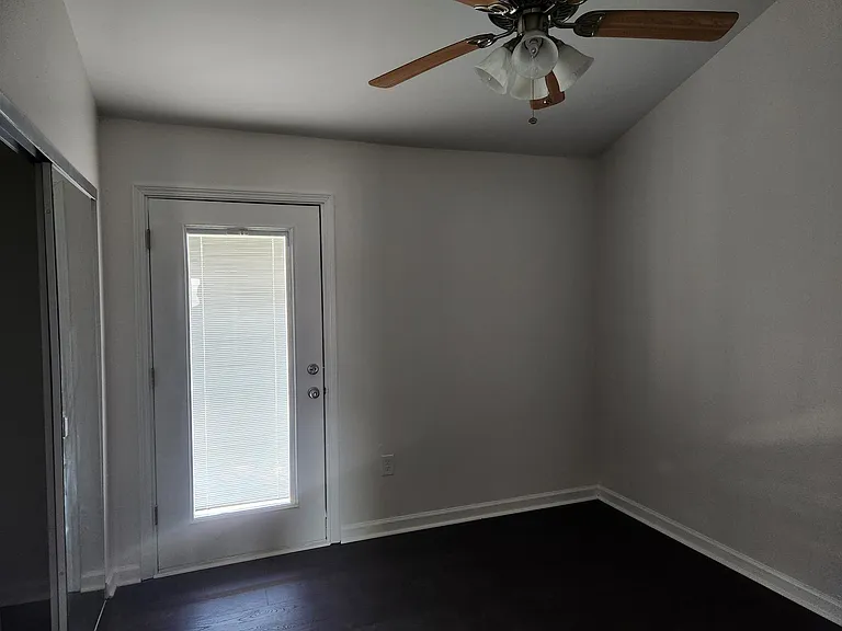 434 Longwood Ct #D — Photo 10