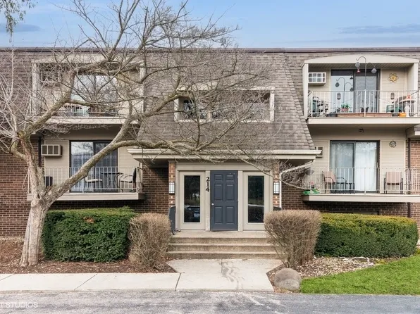214 E Bailey Rd APT J, Naperville, IL 60565