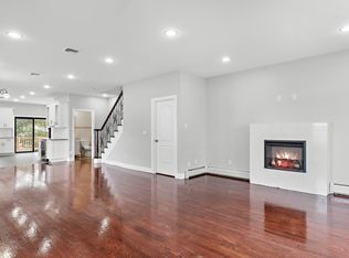 320 10th St #A, Fairview, NJ 07022