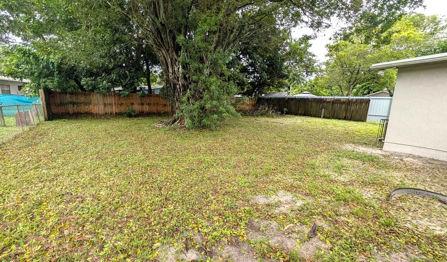 3 bed, 1.0 bath, 1208 sqft, $2,600 — Photo 3