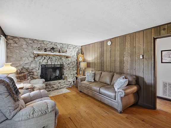 5th image of 4084 Bradley Rd
