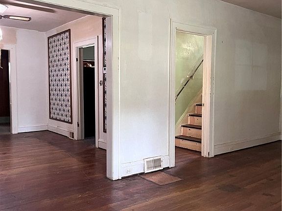 3rd image of 17464 Norton Ave