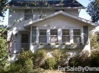 505 W Vine St, Taylorville, IL 62568