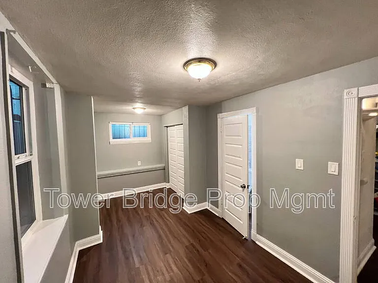 716 14th St #B — Photo 5