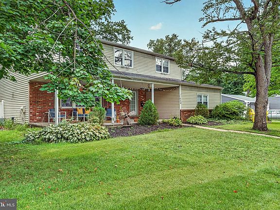 2nd image of 1606 Rivers Edge Dr
