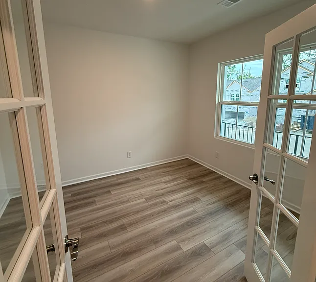 482 Jet Stream Dr — Photo 2