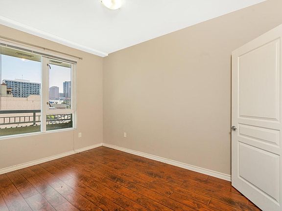 3rd image of 300 W Beech St Unit 1002