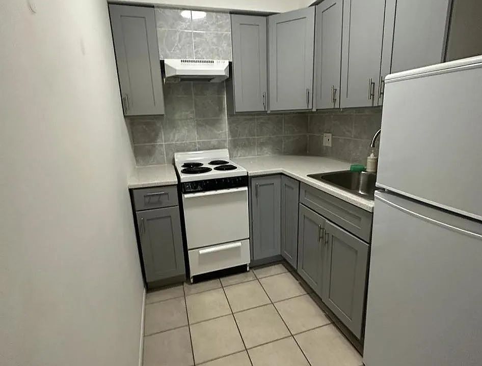 2nd image of 7013 Eliot Ave #3