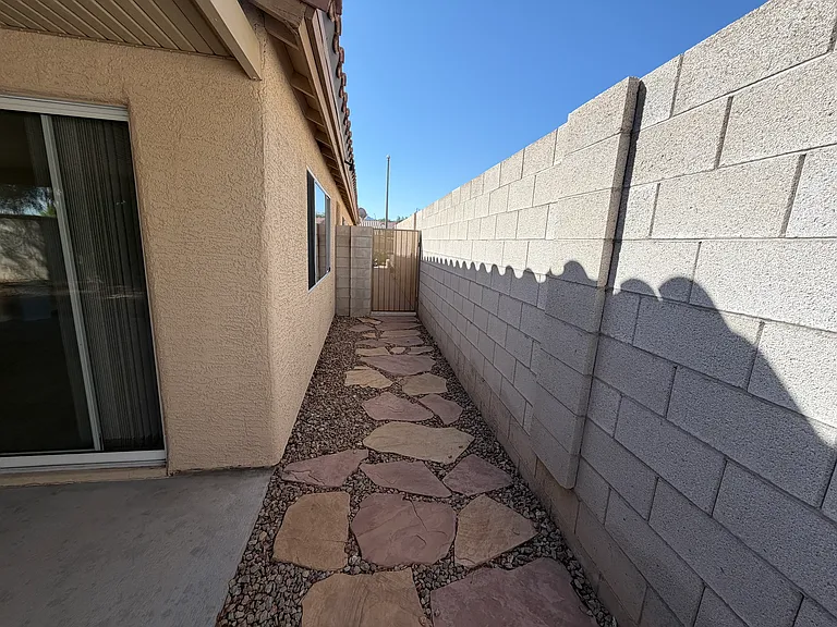 2108 Sunset Vista Ave — Photo 24