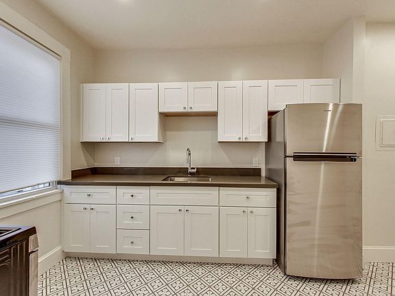 2nd image of 2235 Larkin St APT 9