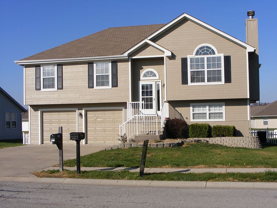 1st image of 1214 SW Dean Dr