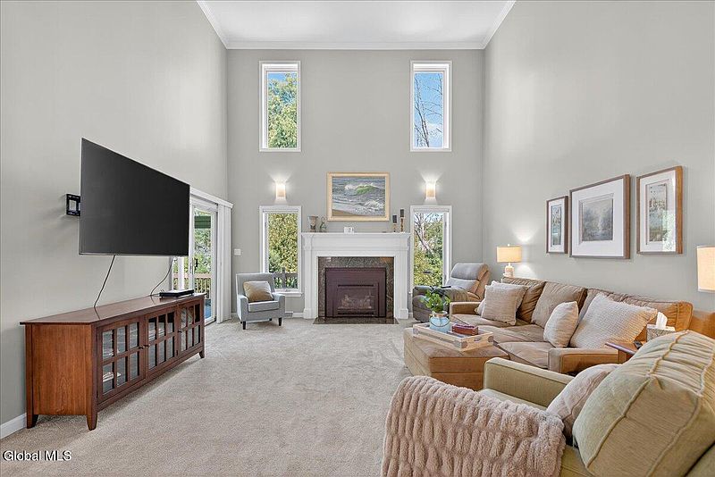 2nd image of 2463 Nott Street East