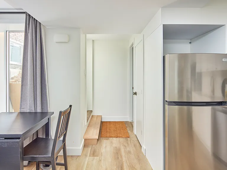 121 Hopewell Ave #B — Photo 5