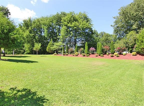 5th image of 1150 Easton Dr