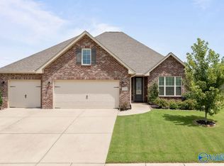 135 Slade Thomas Dr, Meridianville, AL 35759