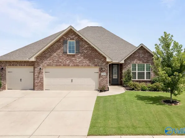 135 Slade Thomas Dr, Meridianville, AL 35759