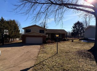 5843 Fernlane Dr, Akron, OH 44319