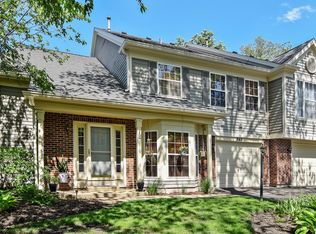 860 N Shady Oaks Dr, Elgin, IL 60120