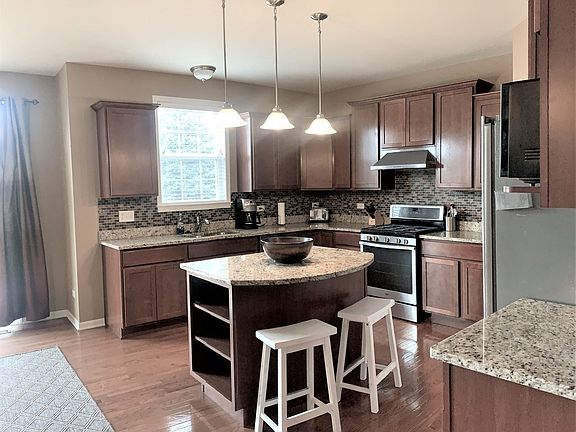 3rd image of 25249 W Baytree Cir