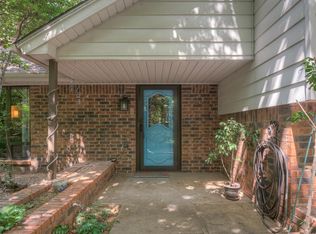 2229 Hummingbird Ln, Edmond, OK 73034