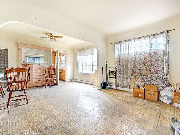 2nd image of 422 N Mott St