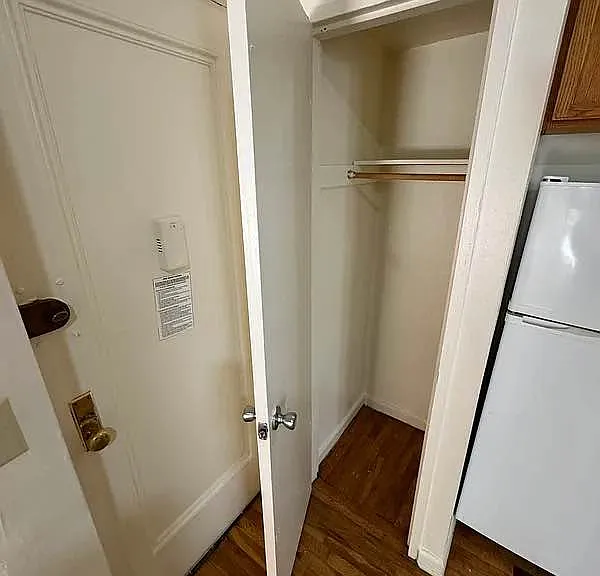 226 E 29th St #1E — Photo 13