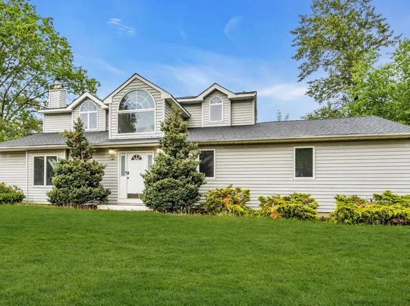 1112 Larchmont St, Toms River, NJ 08757