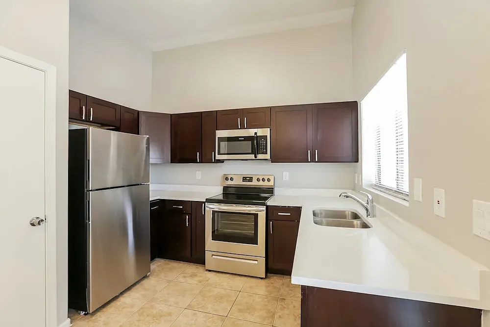 3 bed, 1200 sqft, $1,575 — Photo 2