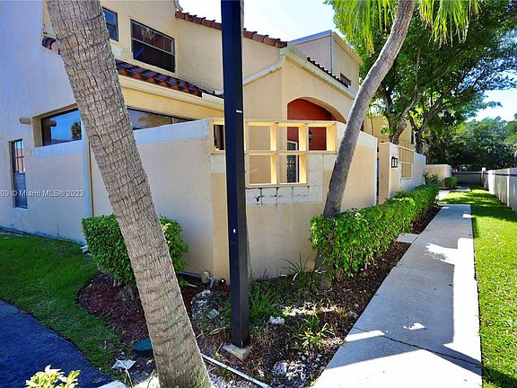 3rd image of 20908 Leeward Ct APT 234-3