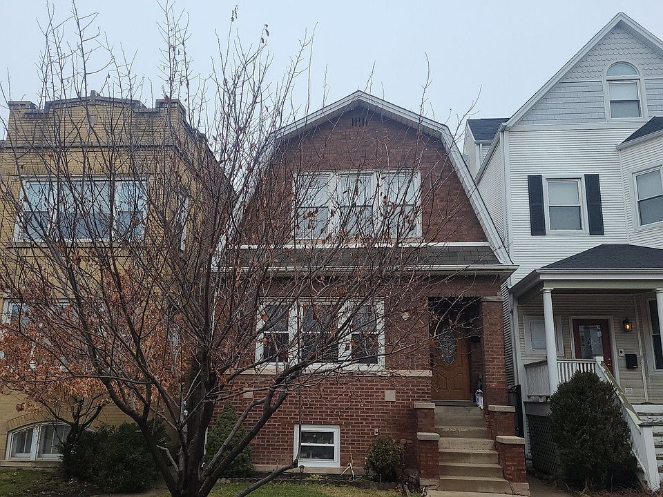 1st image of 2434 W Berteau Ave