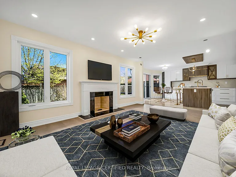 5016 Natkarni Cres #UPPER — Photo 18