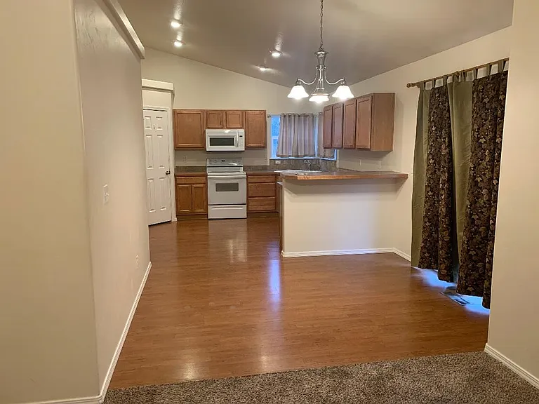 1067 Arrow Wood Ct — Photo 6